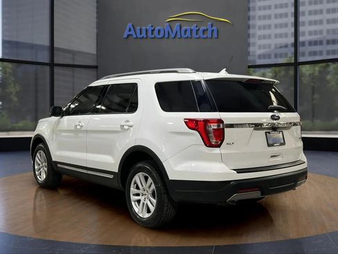 Used 2019 Ford Explorer XLT w/ Equipment Group 202A image 9