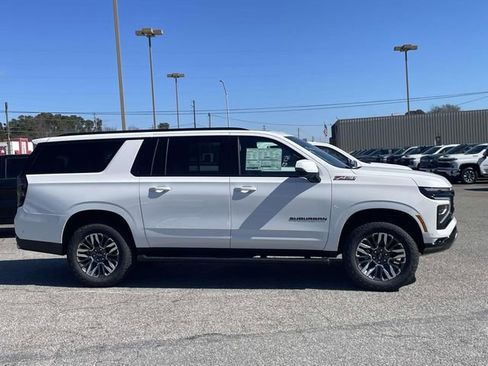 New 2026 Chevrolet Suburban Z71 w/ Comfort Package image 2