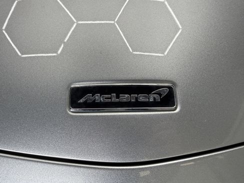 Used 2023 McLaren Artura RWD image 13
