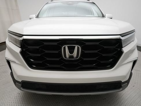 Certified 2024 Honda Pilot Touring image 23