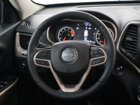 Used 2018 Jeep Cherokee Limited w/ High Altitude Package AWD/4WD image 14