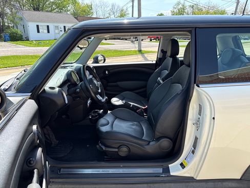 Used 2007 MINI Cooper Hardtop FWD image 9