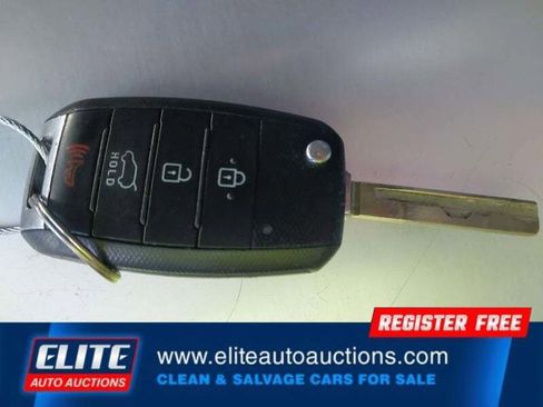 Used 2019 Kia Sorento LX image 22