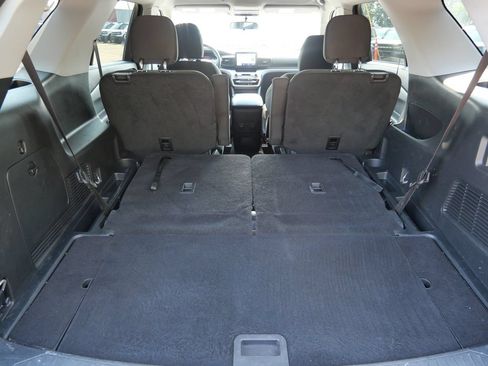 Used 2024 Ford Explorer XLT w/ Class IV Trailer Tow Package AWD/4WD image 9