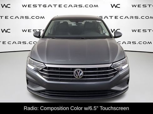 Used 2019 Volkswagen Jetta SE FWD image 2