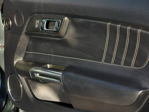 Used 2016 Ford Mustang Premium image 23