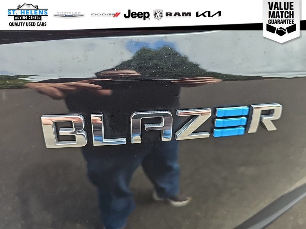 Used 2024 Chevrolet Blazer EV LT AWD/4WD image 31