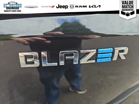 Used 2024 Chevrolet Blazer EV LT AWD/4WD image 31