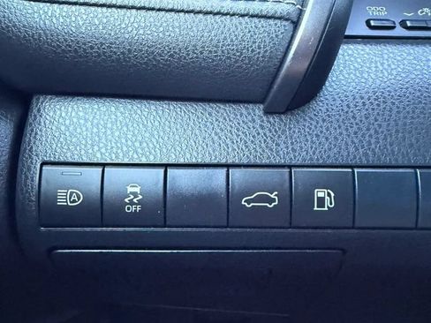 Used 2018 Toyota Camry SE w/ Moonroof Package FWD image 28
