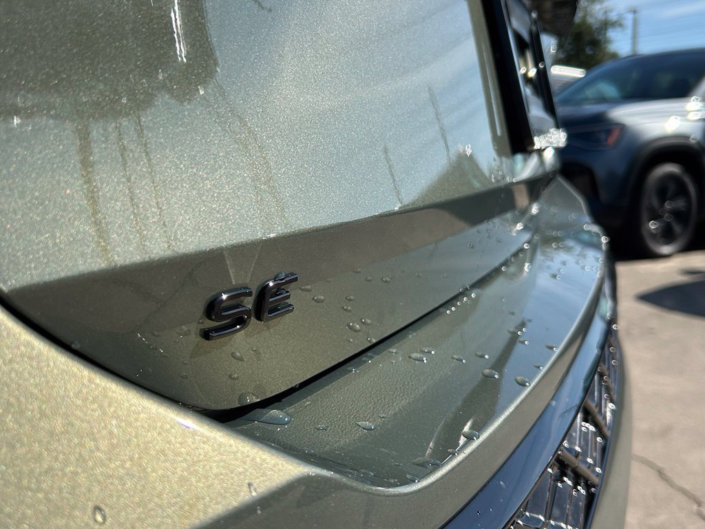 New 2026 Volkswagen Tiguan SE R-Line FWD image 46
