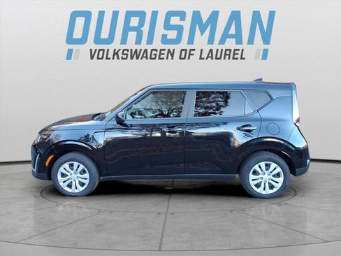 Used 2023 Kia Soul LX image 4