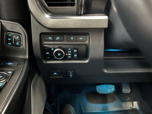 Used 2024 Ford F350 Platinum image 28