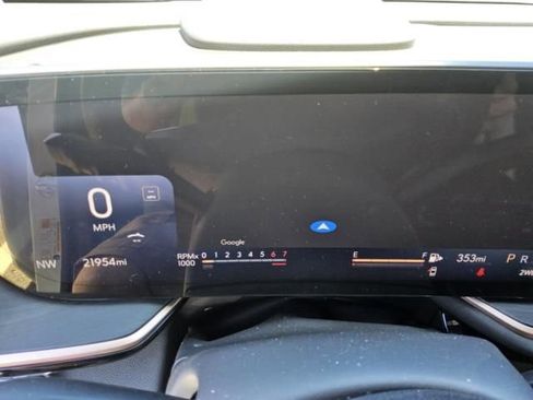 Used 2025 Buick Envision Sport Touring AWD/4WD image 9