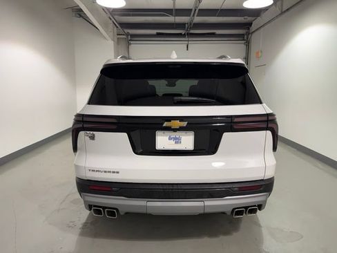Used 2026 Chevrolet Traverse LT w/ Driver Confidence Package FWD image 6