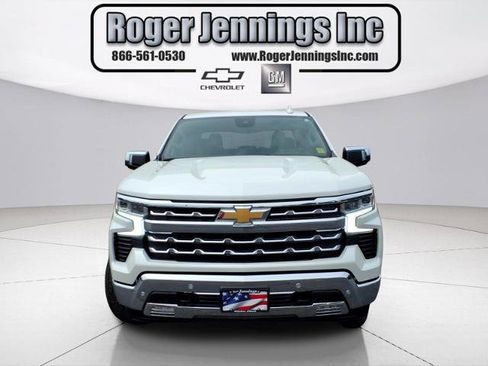 Used 2025 Chevrolet Silverado 1500 LTZ AWD/4WD image 7