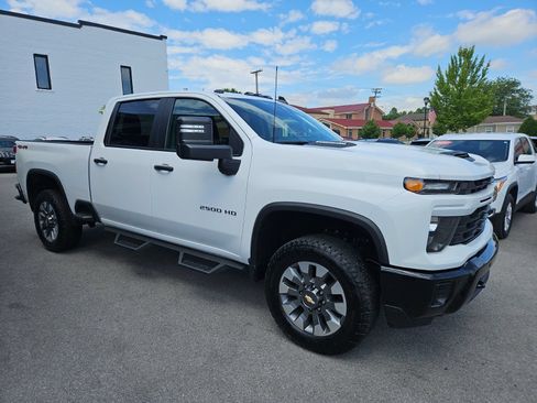 Used 2025 Chevrolet Silverado 2500 Custom w/ Custom Value Package AWD/4WD image 13