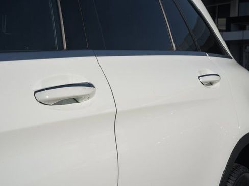 Used 2022 Mercedes-Benz GLC 300 4MATIC image 17