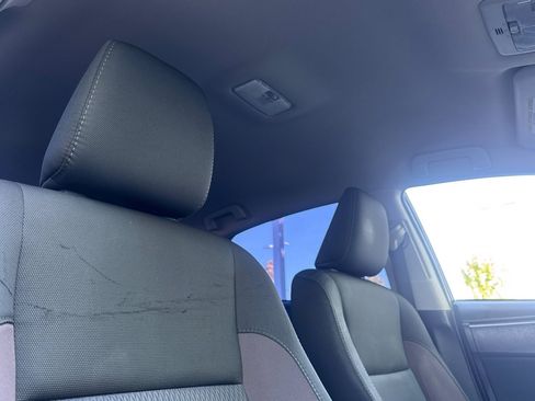 Used 2018 Toyota Corolla LE FWD image 26