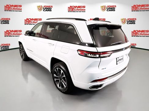 Used 2022 Jeep Grand Cherokee Overland image 2