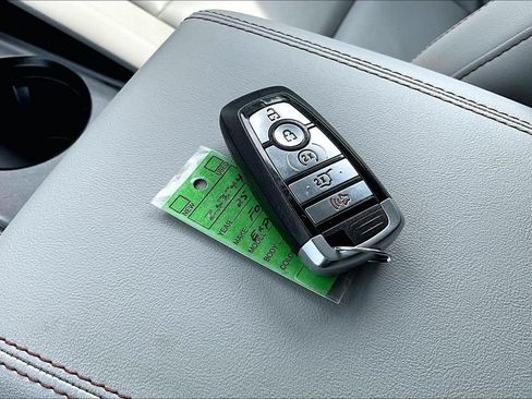 Used 2025 Ford Explorer Active w/ Active Comfort Package RWD image 12