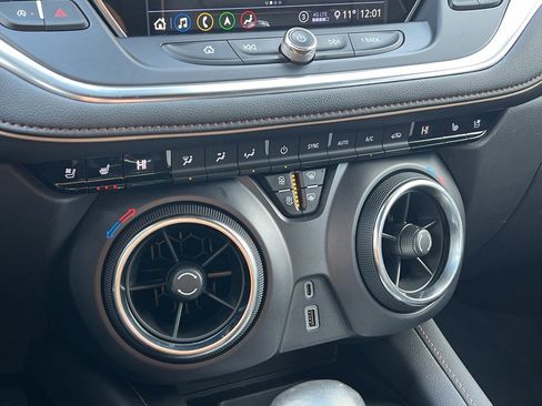 Used 2020 Chevrolet Blazer Premier w/ Driver Confidence II Package image 22