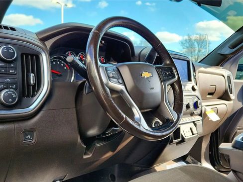 Used 2021 Chevrolet Silverado 1500 LT image 17