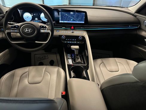 Used 2024 Hyundai Elantra Limited FWD image 9