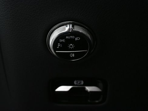Certified 2025 Mercedes-Benz GLC 350e 4MATIC image 9