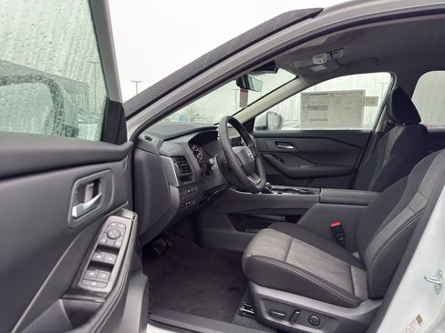 New 2026 Nissan Rogue SV w/ Cold Weather Package AWD/4WD image 11