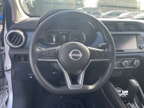 Used 2025 Nissan Versa SV FWD image 29