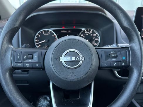 Used 2022 Nissan Rogue SV image 23