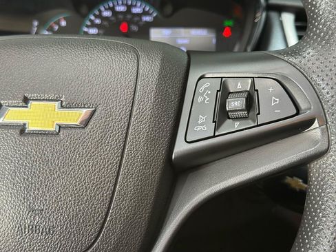 Used 2020 Chevrolet Trax LT FWD image 28