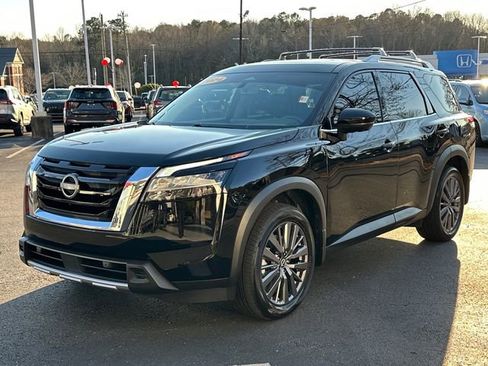 Used 2024 Nissan Pathfinder SL w/ SL Premium Package image 7