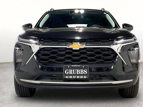 Used 2024 Chevrolet Trax LT w/ Driver Confidence Package FWD image 4