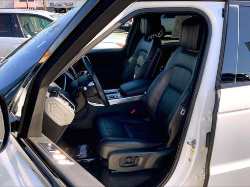 Used 2019 Land Rover Range Rover Sport HSE image 8