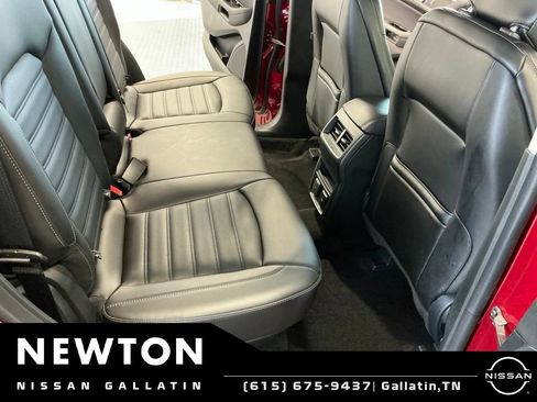 Used 2019 Ford Edge SEL w/ Equipment Group 201A AWD/4WD image 17