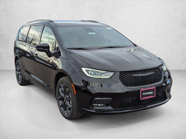 New 2026 Chrysler Pacifica Select w/ S Appearance Package AWD/4WD image 6