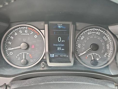 Used 2021 Toyota Tacoma TRD Off-Road w/ Technology Package AWD/4WD image 14