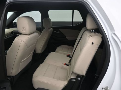 Used 2023 Chevrolet Traverse LS FWD image 17