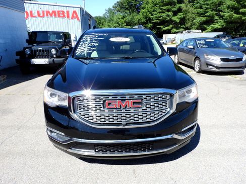 Used 2017 GMC Acadia Denali w/ Technology Package image 3