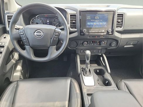 Used 2024 Nissan Frontier SL w/ Technology Package RWD image 10