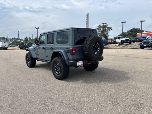 Used 2025 Jeep Wrangler Unlimited Rubicon AWD/4WD image 3