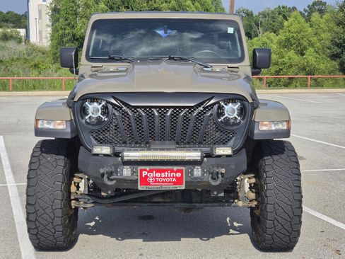Used 2020 Jeep Gladiator Sport w/ Quick Order Package 24S AWD/4WD image 2