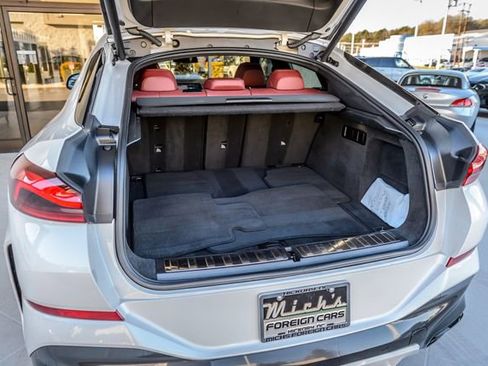 Used 2021 BMW X6 xDrive40i w/ M Sport Package image 11