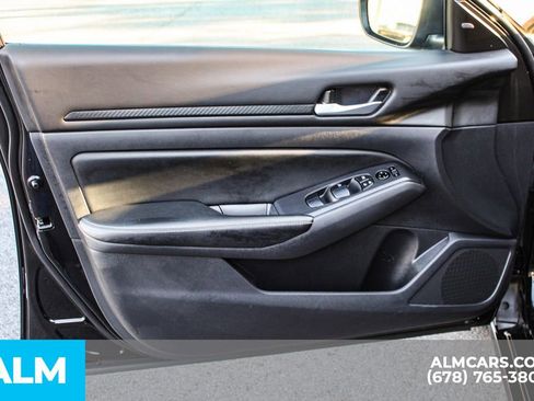 Used 2024 Nissan Altima 2.5 SV image 36