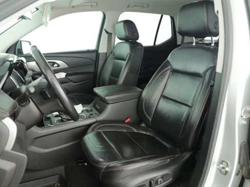 Used 2018 Chevrolet Traverse RS image 15