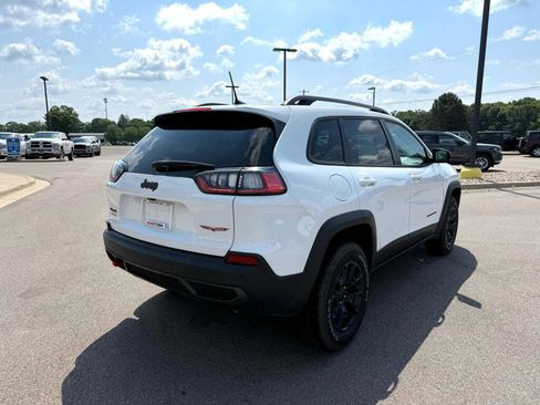 Used 2021 Jeep Cherokee Trailhawk image 3