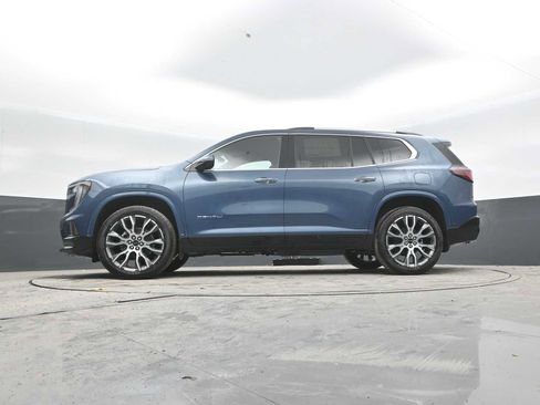 New 2026 GMC Acadia Denali Ultimate w/ LPO, Floor Liner Package AWD/4WD image 39