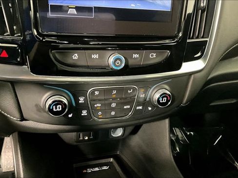 Used 2023 Chevrolet Traverse LT image 33