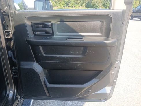 Used 2018 RAM 3500 Tradesman w/ Chrome Appearance Group image 31